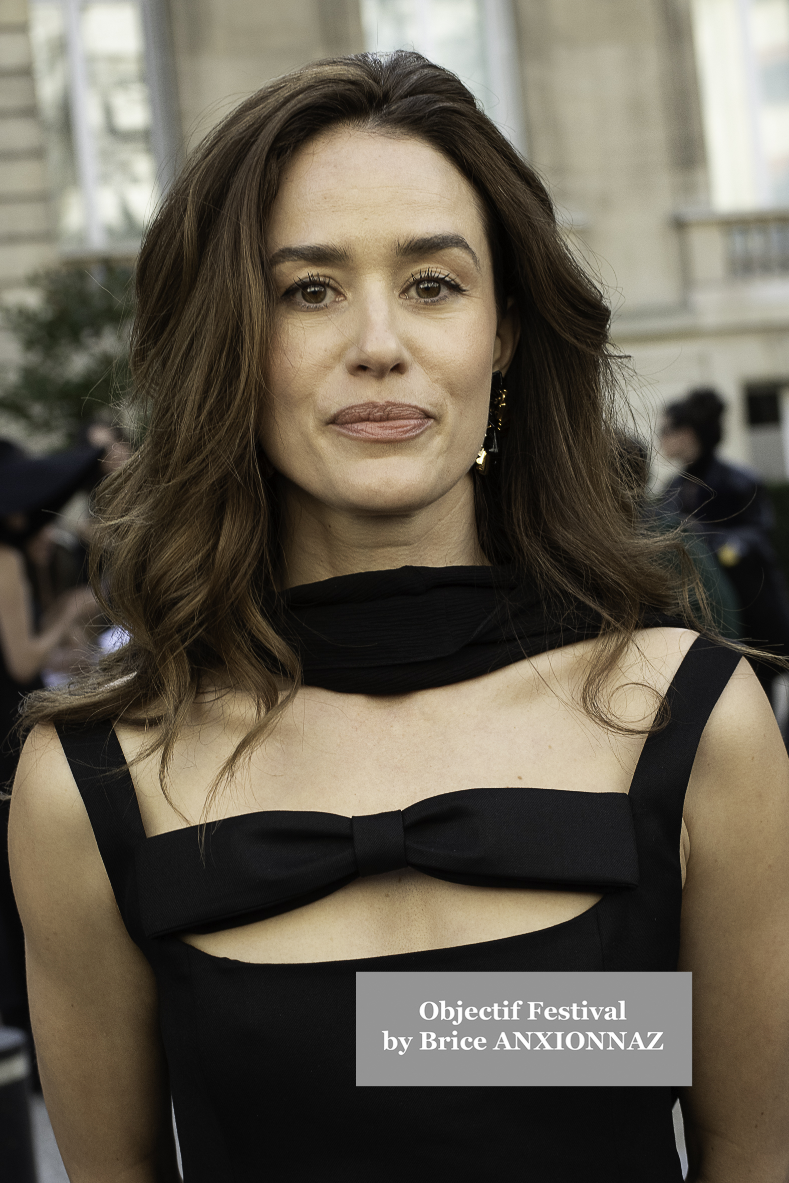Photo streetstyle de Diane Kruger - Streetstyle photos of guest arrivals at the Nina Ricci show lors du défilé Nina Ricci Spring 2025 à Streetstyle-photos-of-guest-arrivals-at-the-Nina-Ricci-show, Paris Fashion Week le 7 March 2025 par Brice ANXIONNAZ (Objectif Festival)